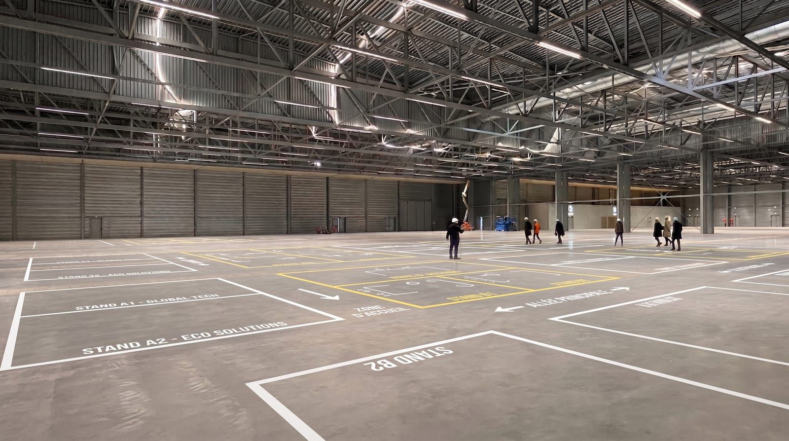 Montage de stand par l'équipe Sarcel Expo